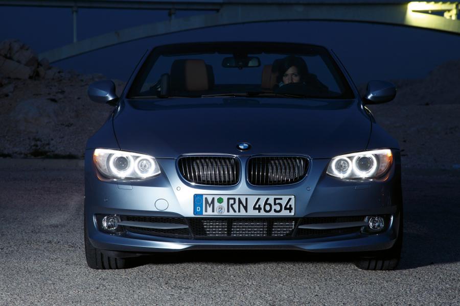  BMW 3-Series Convertible 2010 года  (фото 13 из 27)